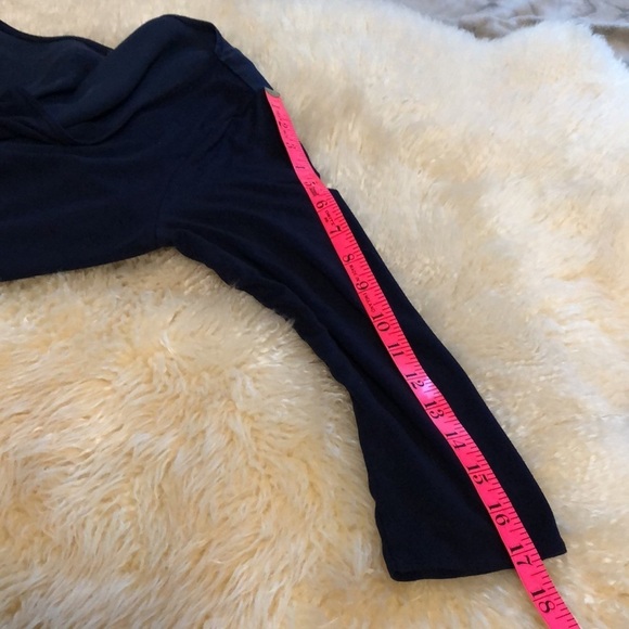 Elie Tahari navy top with gauze back size m - Picture 9 of 9